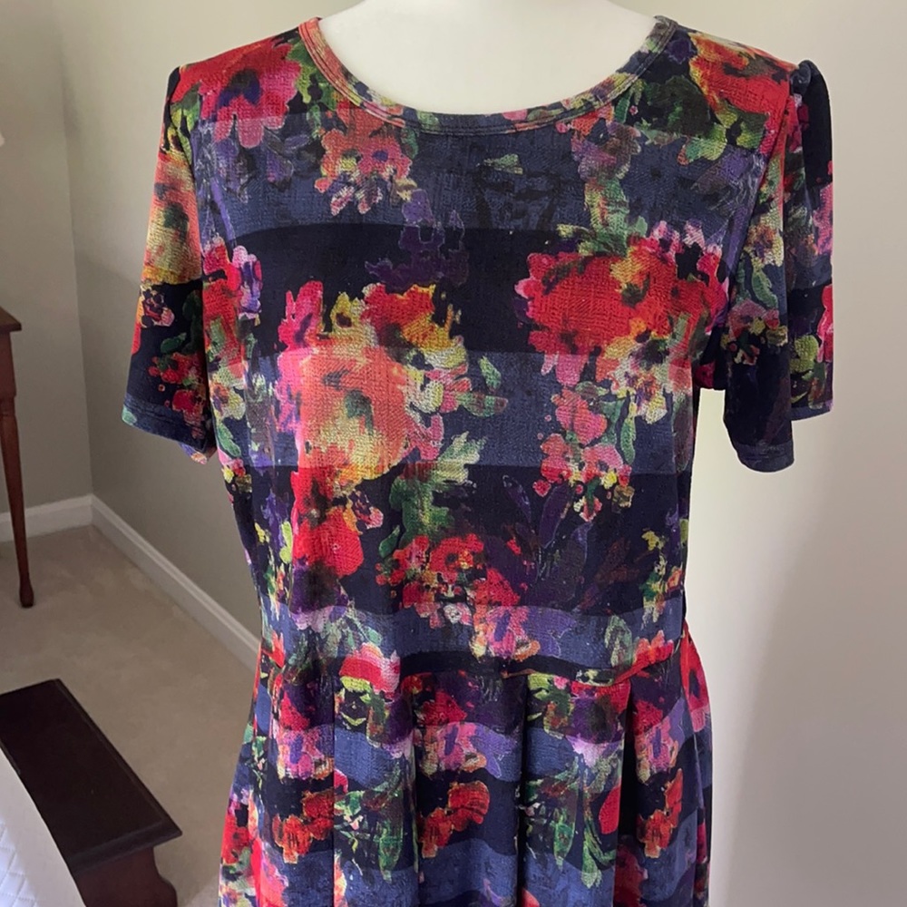 LuLaRoe Amelia multi colored dress size 2XL